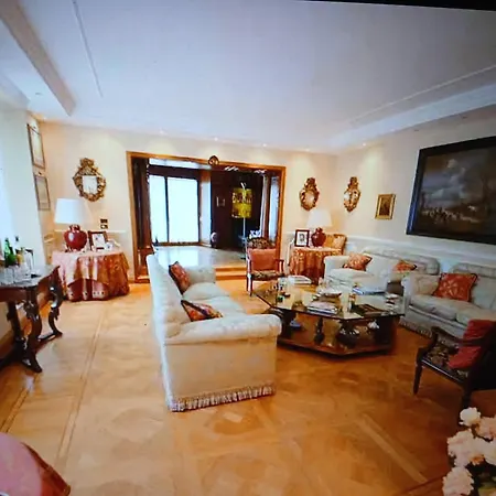 Luxury House With Private Garden 펜션 로마