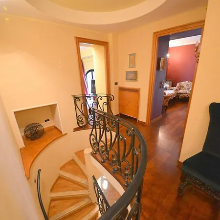 Holiday home Luxury House With Private Garden Rome
