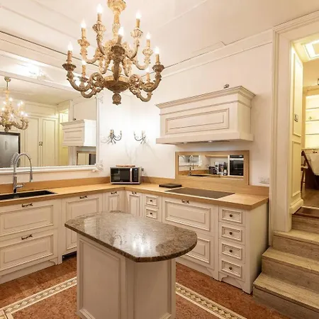 Luxury House With Private Garden 로마