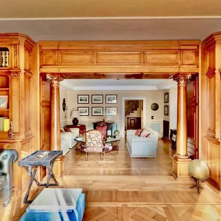 Luxury House With Private Garden Holiday home