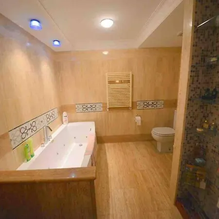 Luxury House With Private Garden 로마