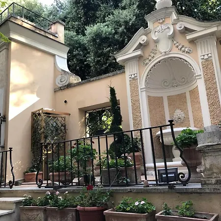 Luxury House With Private Garden 펜션 *